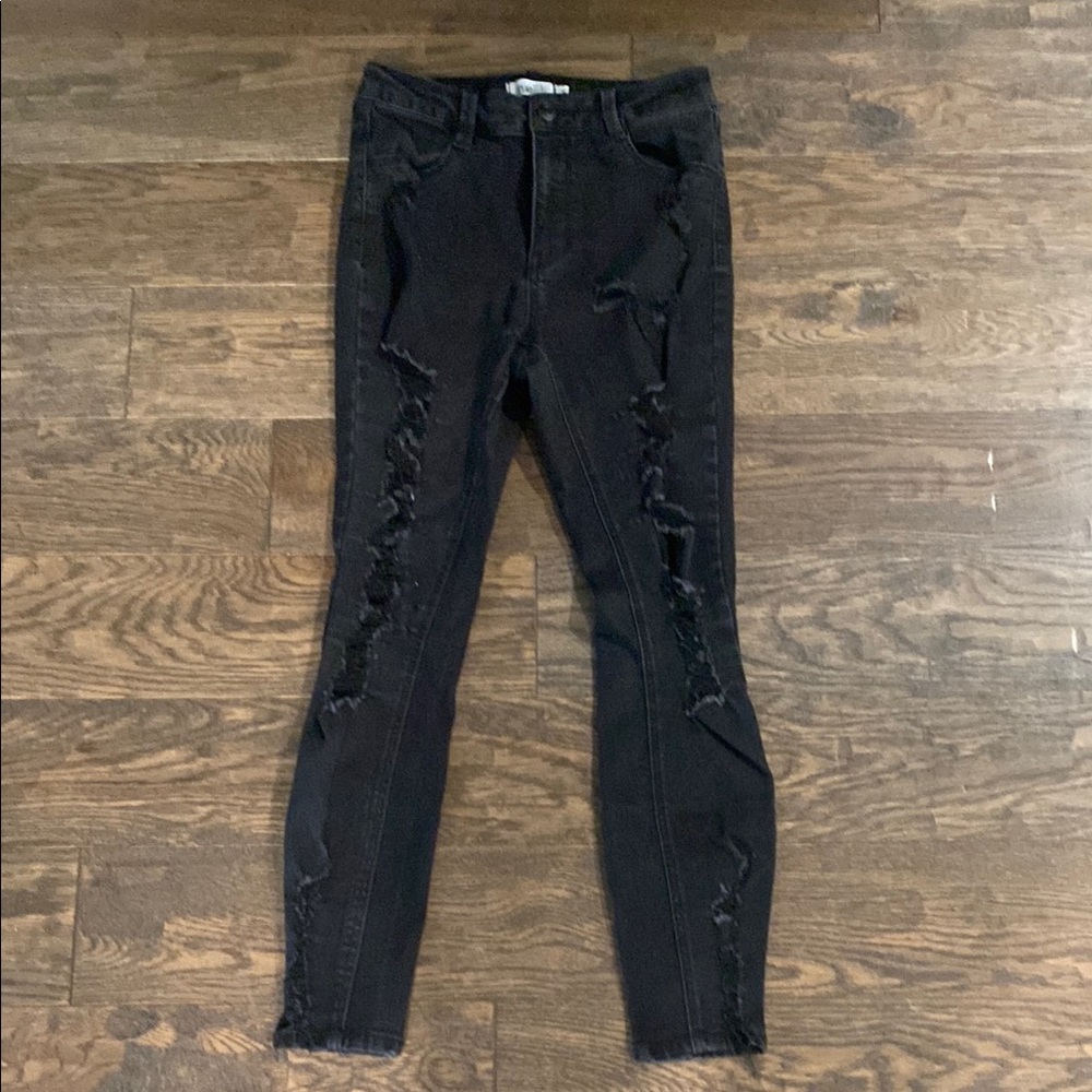 🖤3/$10 Rue21 Black Skinny Jeans with Distressed Details